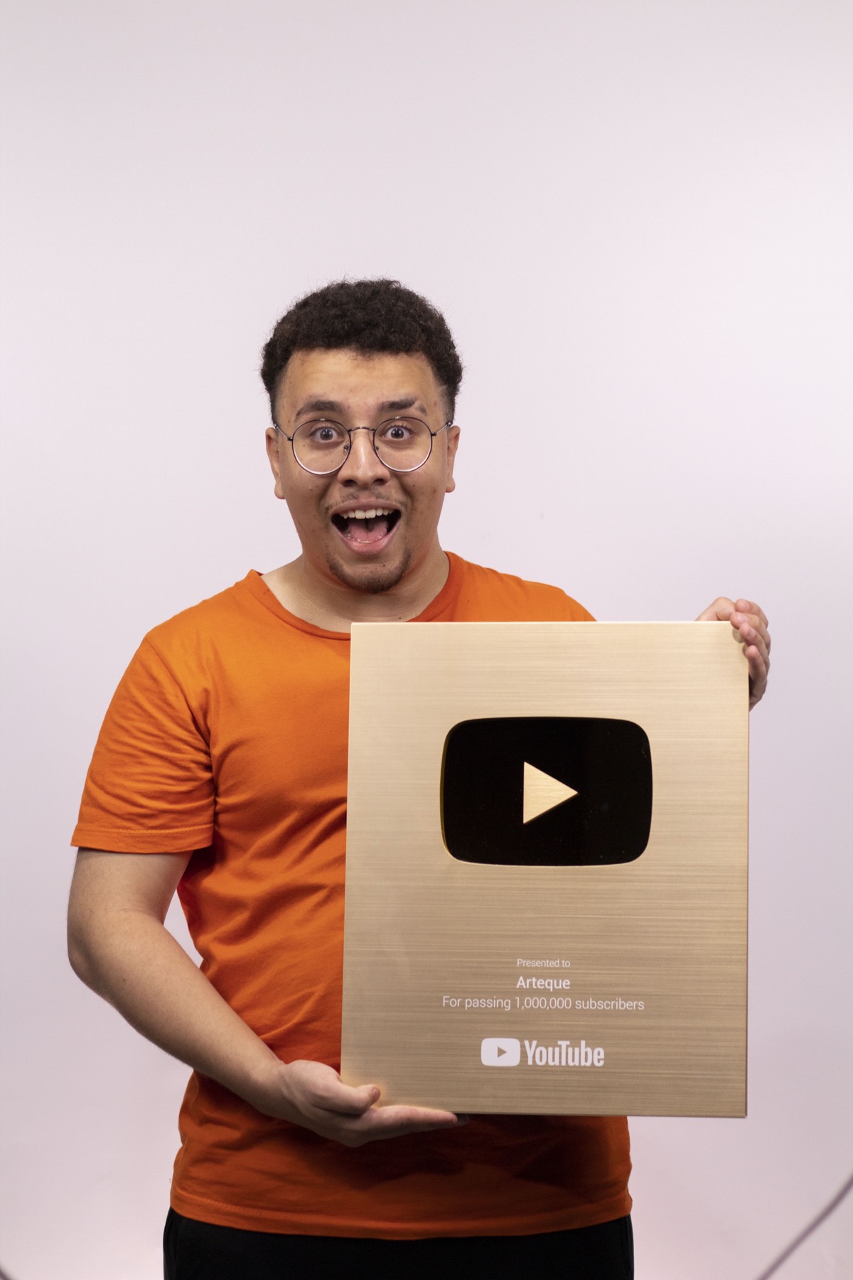 Paulo Arteque - Fundador da TequeMedia com prêmios do YouTube
